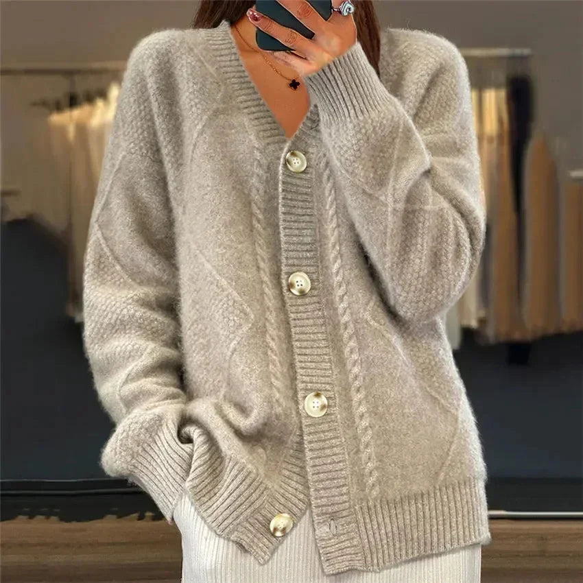 Aaliyah | V-Neck Button-Up Cardigan with Diamond Knit Design, Perfect Everyday Layer
